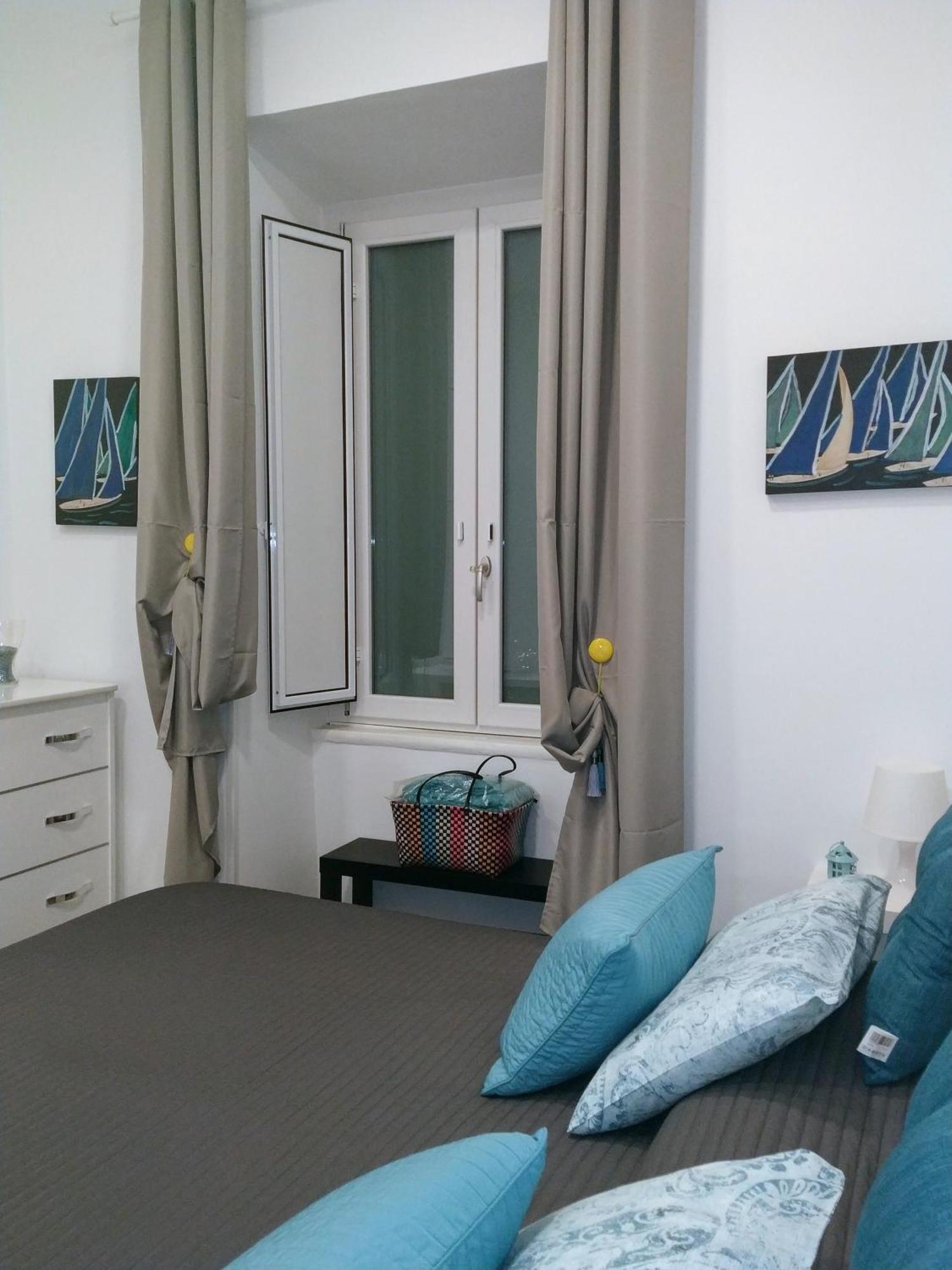 Margherita'S Apartment Salerno Exterior photo