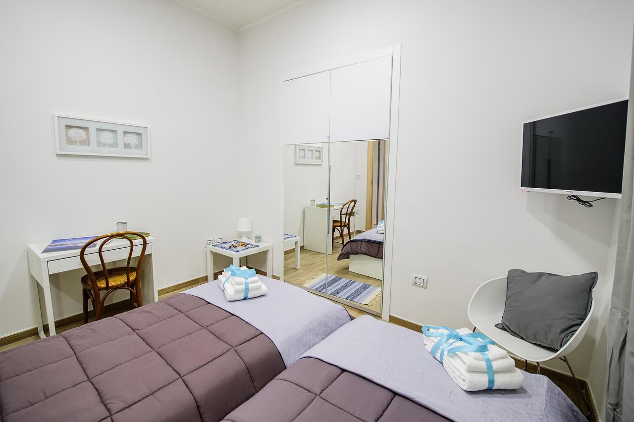 Margherita'S Apartment Salerno Exterior photo