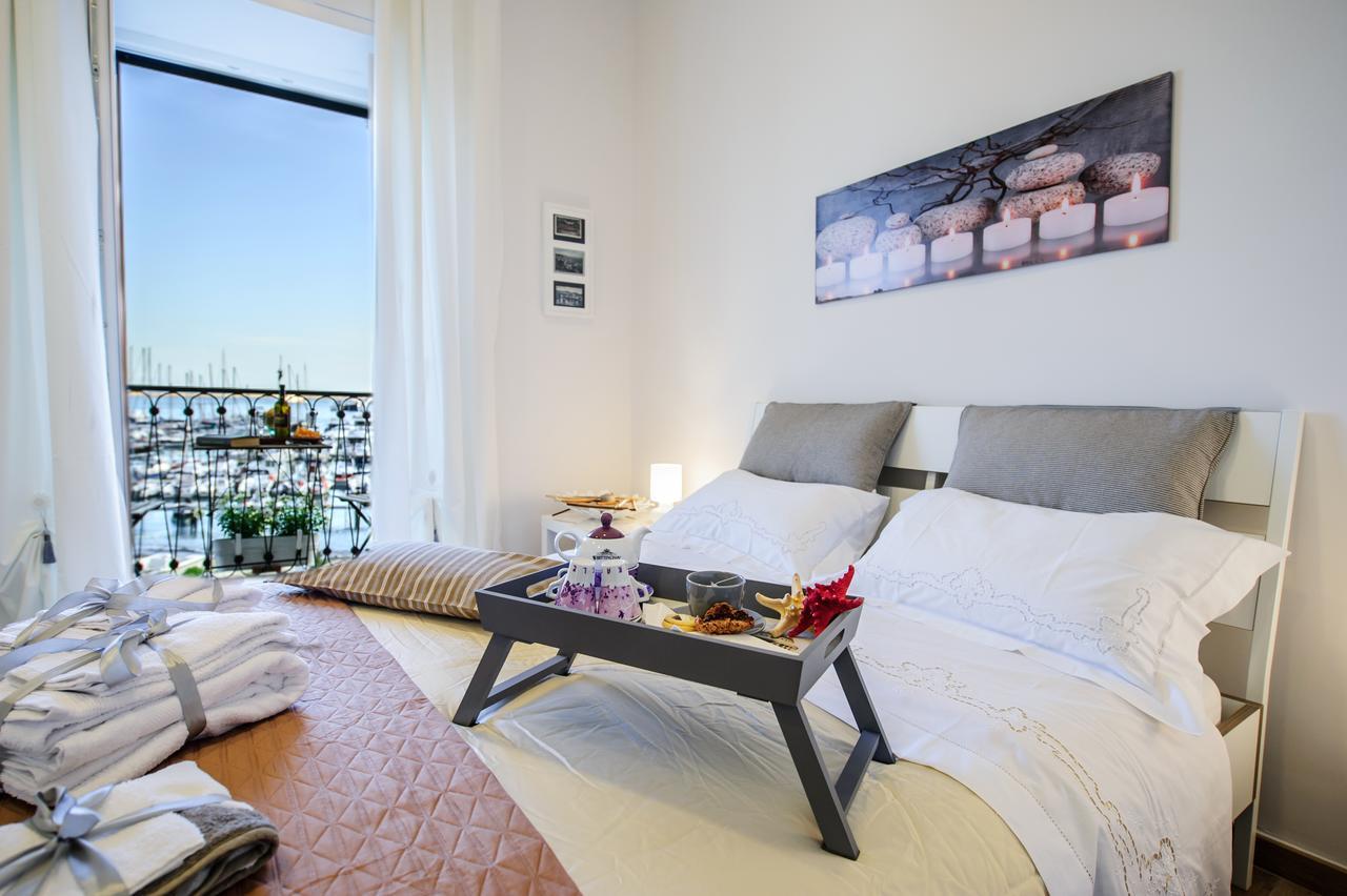 Margherita'S Apartment Salerno Exterior photo
