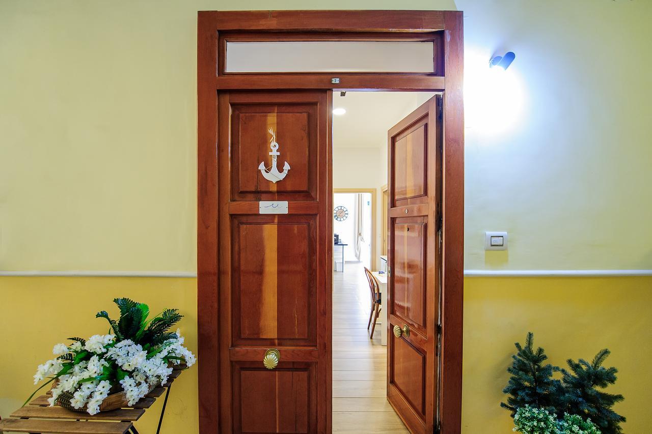 Margherita'S Apartment Salerno Exterior photo