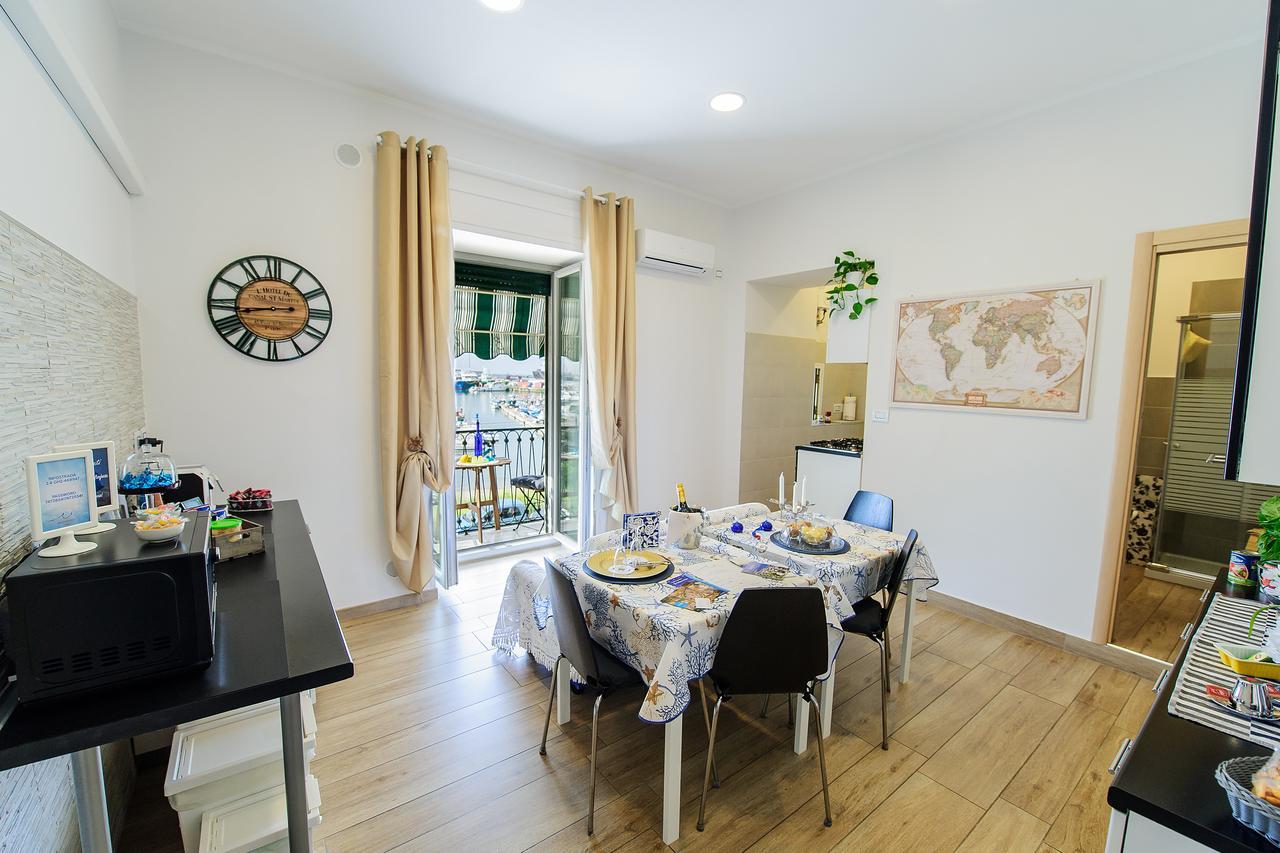 Margherita'S Apartment Salerno Exterior photo