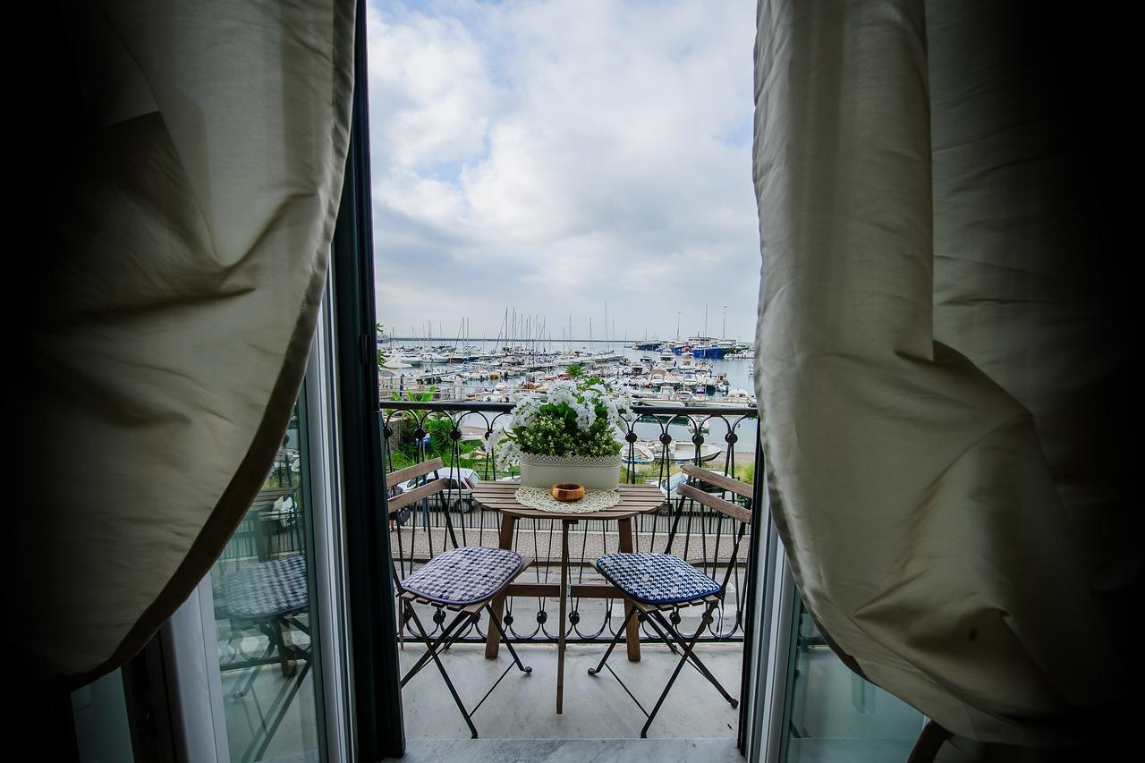 Margherita'S Apartment Salerno Exterior photo